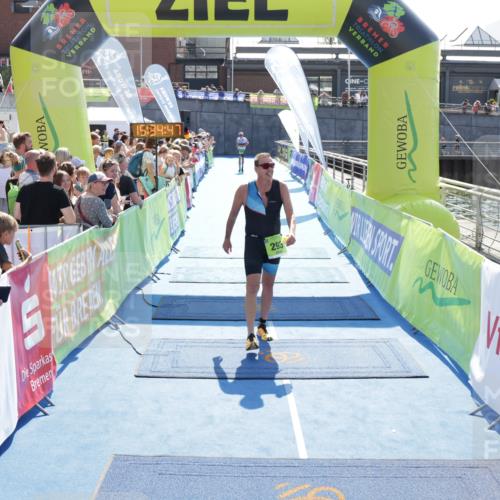 10.08.2025 - GEWOBA Citytriathlon Bremen H.Heesch http://msf.ph/oto/8557153 10.08.2025 15:34:51 Ziel 293 meine-sportfotos.de