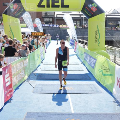 10.08.2025 - GEWOBA Citytriathlon Bremen H.Heesch http://msf.ph/oto/8557155 10.08.2025 15:34:51 Ziel 293 meine-sportfotos.de