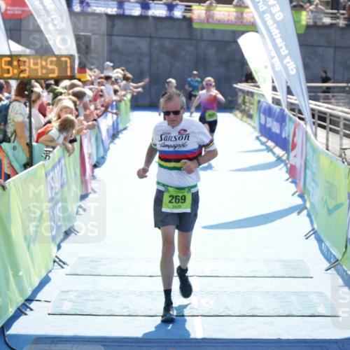 10.08.2025 - GEWOBA Citytriathlon Bremen H.Heesch http://msf.ph/oto/8557165 10.08.2025 15:35:01 Ziel 269, 402, 470 meine-sportfotos.de