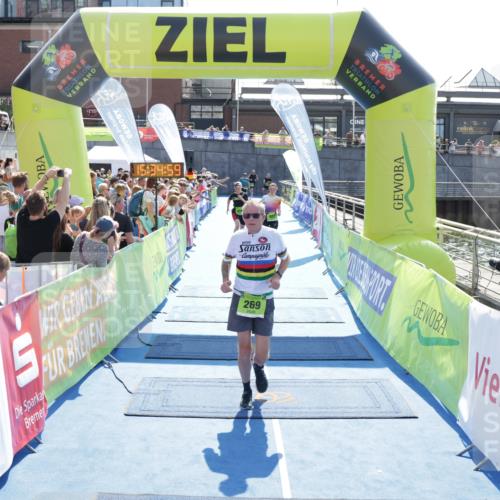 10.08.2025 - GEWOBA Citytriathlon Bremen H.Heesch http://msf.ph/oto/8557175 10.08.2025 15:35:03 Ziel 269, 402, 470 meine-sportfotos.de