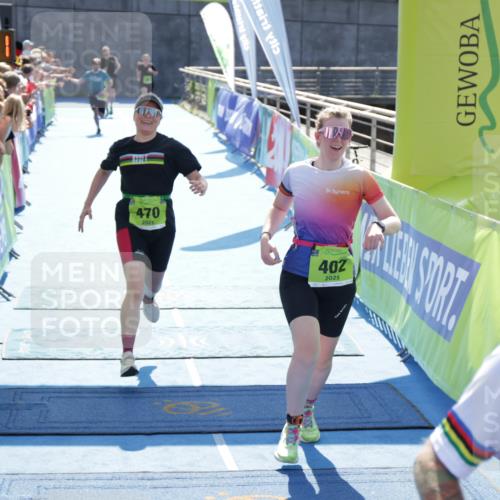 10.08.2025 - GEWOBA Citytriathlon Bremen H.Heesch http://msf.ph/oto/8557179 10.08.2025 15:35:05 Ziel 269, 402, 470 meine-sportfotos.de