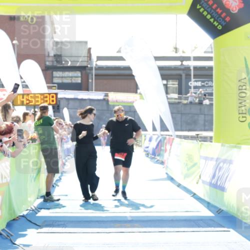 10.08.2025 - GEWOBA Citytriathlon Bremen H.Heesch http://msf.ph/oto/8557182 10.08.2025 14:53:41 Ziel 663 meine-sportfotos.de