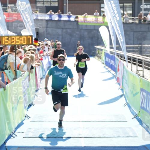 10.08.2025 - GEWOBA Citytriathlon Bremen H.Heesch http://msf.ph/oto/8557193 10.08.2025 15:35:11 Ziel 182, 259, 389, 402, 470 meine-sportfotos.de