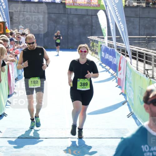10.08.2025 - GEWOBA Citytriathlon Bremen H.Heesch http://msf.ph/oto/8557200 10.08.2025 15:35:14 Ziel 182, 259, 389 meine-sportfotos.de