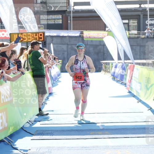 10.08.2025 - GEWOBA Citytriathlon Bremen H.Heesch http://msf.ph/oto/8557205 10.08.2025 14:53:52 Ziel 942 meine-sportfotos.de