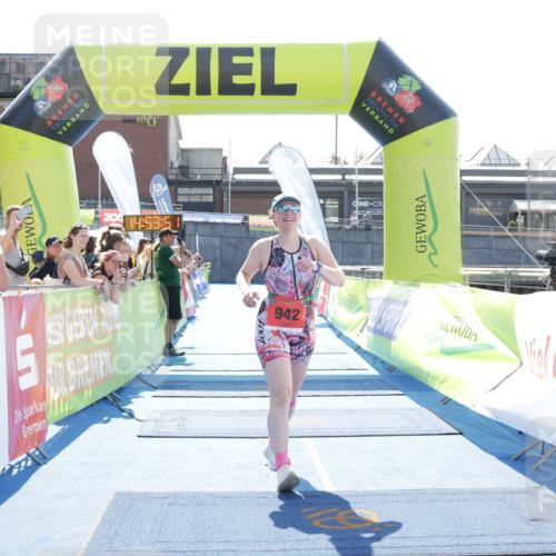 10.08.2025 - GEWOBA Citytriathlon Bremen H.Heesch http://msf.ph/oto/8557214 10.08.2025 14:53:55 Ziel 942 meine-sportfotos.de