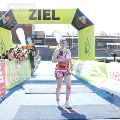 10.08.2025 - GEWOBA Citytriathlon Bremen H.Heesch http://msf.ph/oto/8557216 10.08.2025 14:53:55 Ziel 942 meine-sportfotos.de