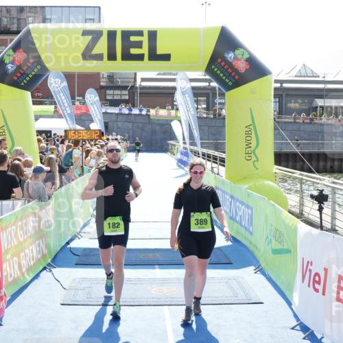 10.08.2025 - GEWOBA Citytriathlon Bremen H.Heesch http://msf.ph/oto/8557217 10.08.2025 15:35:16 Ziel 182, 259, 389 meine-sportfotos.de