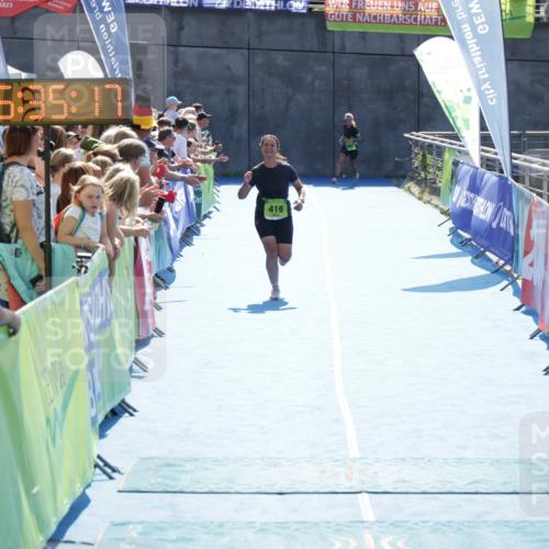 10.08.2025 - GEWOBA Citytriathlon Bremen H.Heesch http://msf.ph/oto/8557219 10.08.2025 15:35:21 Ziel 182, 389, 416 meine-sportfotos.de