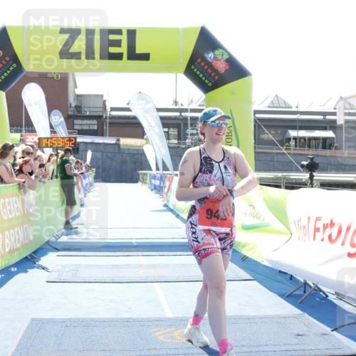 10.08.2025 - GEWOBA Citytriathlon Bremen H.Heesch http://msf.ph/oto/8557220 10.08.2025 14:53:56 Ziel 942 meine-sportfotos.de