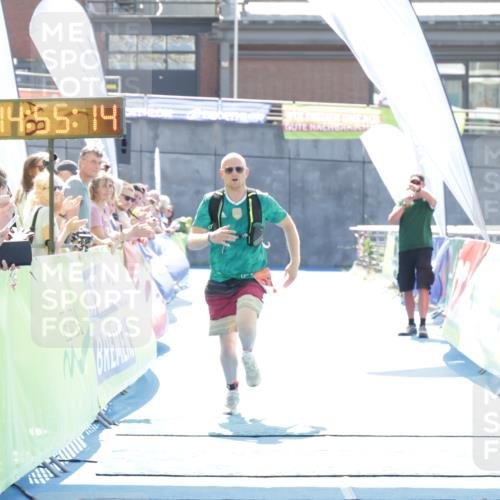 10.08.2025 - GEWOBA Citytriathlon Bremen H.Heesch http://msf.ph/oto/8557224 10.08.2025 14:55:18 Ziel 724 meine-sportfotos.de