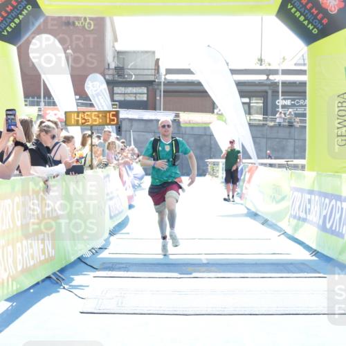 10.08.2025 - GEWOBA Citytriathlon Bremen H.Heesch http://msf.ph/oto/8557227 10.08.2025 14:55:19 Ziel 724 meine-sportfotos.de