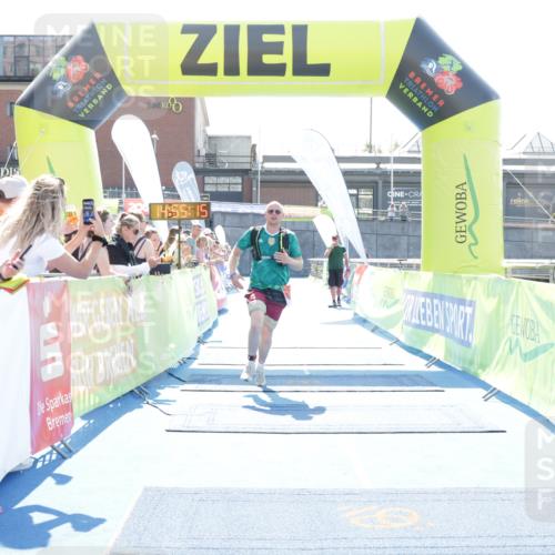 10.08.2025 - GEWOBA Citytriathlon Bremen H.Heesch http://msf.ph/oto/8557229 10.08.2025 14:55:19 Ziel 724 meine-sportfotos.de