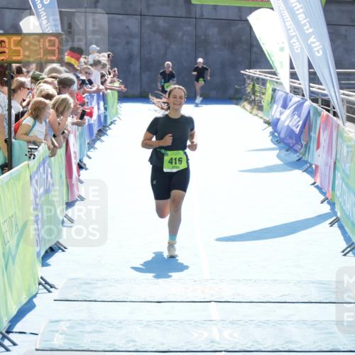 10.08.2025 - GEWOBA Citytriathlon Bremen H.Heesch http://msf.ph/oto/8557232 10.08.2025 15:35:23 Ziel 416 meine-sportfotos.de