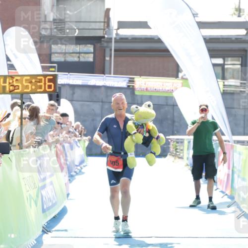 10.08.2025 - GEWOBA Citytriathlon Bremen H.Heesch http://msf.ph/oto/8557253 10.08.2025 14:55:40 Ziel 165, 905 meine-sportfotos.de