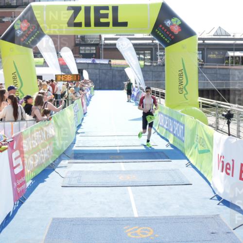 10.08.2025 - GEWOBA Citytriathlon Bremen H.Heesch http://msf.ph/oto/8557298 10.08.2025 14:58:14 Ziel 3 meine-sportfotos.de
