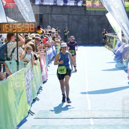 10.08.2025 - GEWOBA Citytriathlon Bremen H.Heesch http://msf.ph/oto/8557299 10.08.2025 15:35:42 Ziel 344, 399, 507 meine-sportfotos.de