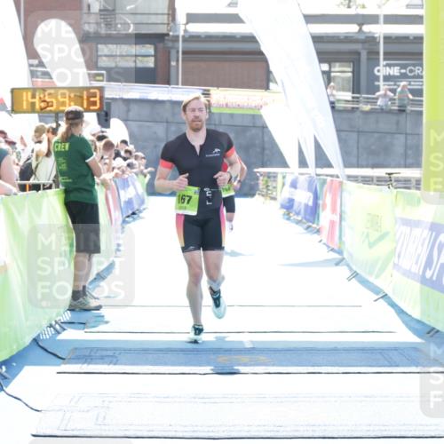 10.08.2025 - GEWOBA Citytriathlon Bremen H.Heesch http://msf.ph/oto/8557310 10.08.2025 14:59:16 Ziel 156, 167 meine-sportfotos.de