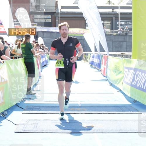 10.08.2025 - GEWOBA Citytriathlon Bremen H.Heesch http://msf.ph/oto/8557313 10.08.2025 14:59:17 Ziel 156, 167 meine-sportfotos.de