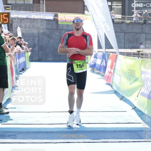 10.08.2025 - GEWOBA Citytriathlon Bremen H.Heesch http://msf.ph/oto/8557319 10.08.2025 14:59:19 Ziel 156, 167 meine-sportfotos.de