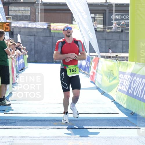10.08.2025 - GEWOBA Citytriathlon Bremen H.Heesch http://msf.ph/oto/8557321 10.08.2025 14:59:19 Ziel 156, 167 meine-sportfotos.de