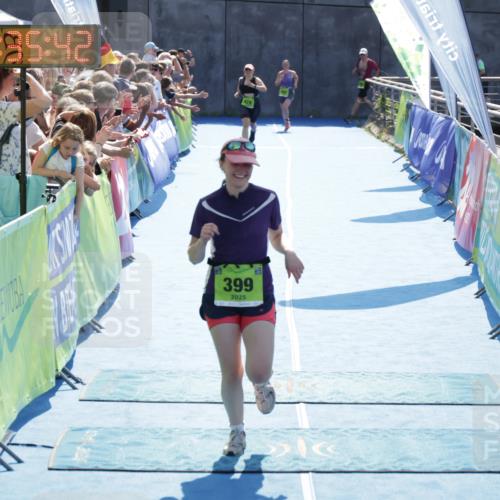 10.08.2025 - GEWOBA Citytriathlon Bremen H.Heesch http://msf.ph/oto/8557325 10.08.2025 15:35:46 Ziel 399, 507 meine-sportfotos.de