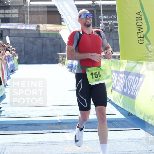 10.08.2025 - GEWOBA Citytriathlon Bremen H.Heesch http://msf.ph/oto/8557327 10.08.2025 14:59:20 Ziel 156, 167 meine-sportfotos.de