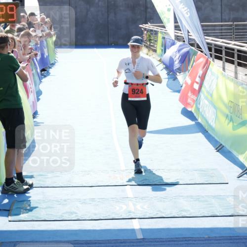 10.08.2025 - GEWOBA Citytriathlon Bremen H.Heesch http://msf.ph/oto/8557329 10.08.2025 14:59:33 Ziel 924 meine-sportfotos.de