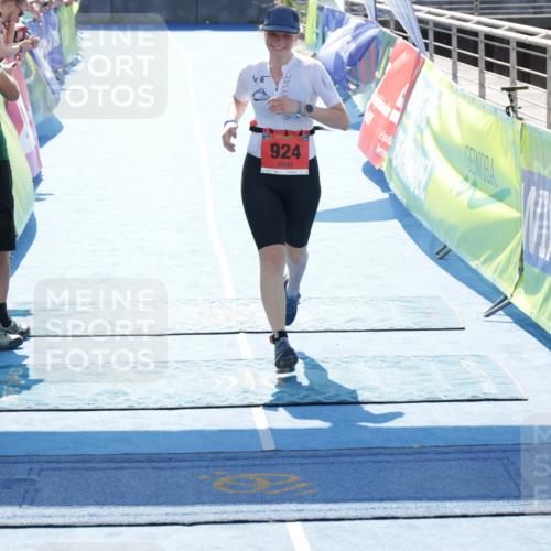 10.08.2025 - GEWOBA Citytriathlon Bremen H.Heesch http://msf.ph/oto/8557333 10.08.2025 14:59:34 Ziel 924 meine-sportfotos.de