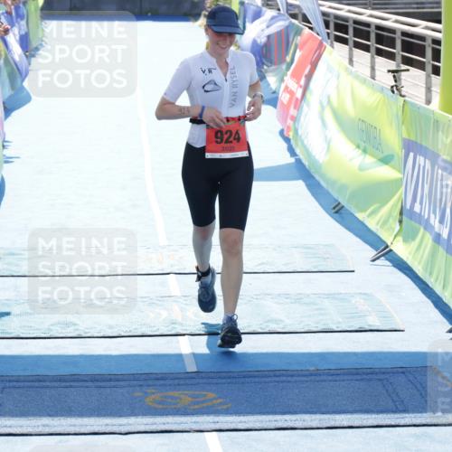 10.08.2025 - GEWOBA Citytriathlon Bremen H.Heesch http://msf.ph/oto/8557335 10.08.2025 14:59:34 Ziel 924 meine-sportfotos.de