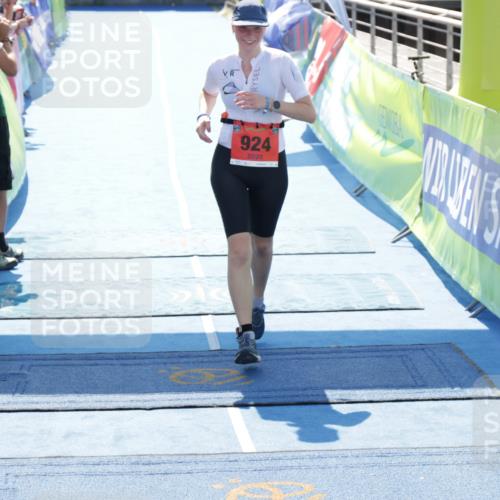 10.08.2025 - GEWOBA Citytriathlon Bremen H.Heesch http://msf.ph/oto/8557337 10.08.2025 14:59:35 Ziel 924 meine-sportfotos.de