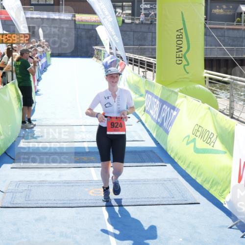 10.08.2025 - GEWOBA Citytriathlon Bremen H.Heesch http://msf.ph/oto/8557342 10.08.2025 14:59:36 Ziel 924 meine-sportfotos.de