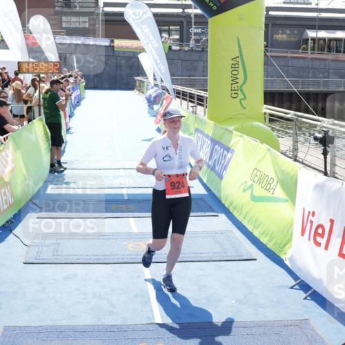10.08.2025 - GEWOBA Citytriathlon Bremen H.Heesch http://msf.ph/oto/8557344 10.08.2025 14:59:36 Ziel 924 meine-sportfotos.de