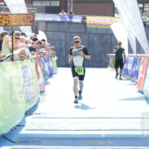 10.08.2025 - GEWOBA Citytriathlon Bremen H.Heesch http://msf.ph/oto/8557348 10.08.2025 15:00:06 Ziel 161 meine-sportfotos.de