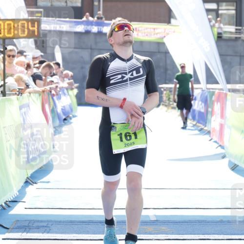 10.08.2025 - GEWOBA Citytriathlon Bremen H.Heesch http://msf.ph/oto/8557361 10.08.2025 15:00:08 Ziel 161 meine-sportfotos.de