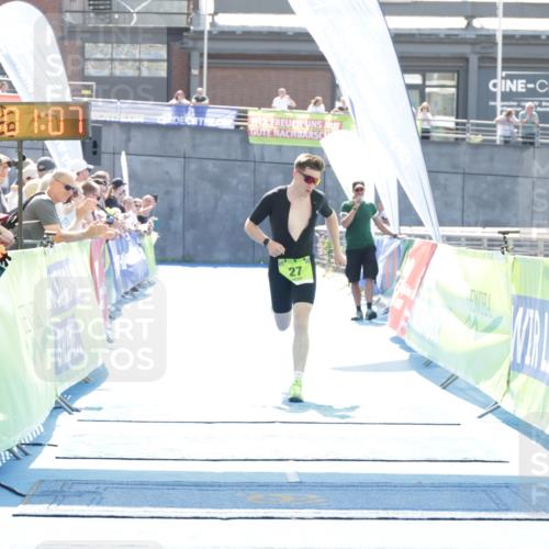 10.08.2025 - GEWOBA Citytriathlon Bremen H.Heesch http://msf.ph/oto/8557367 10.08.2025 15:01:11 Ziel 27 meine-sportfotos.de