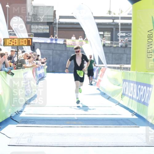 10.08.2025 - GEWOBA Citytriathlon Bremen H.Heesch http://msf.ph/oto/8557368 10.08.2025 15:01:11 Ziel 27 meine-sportfotos.de