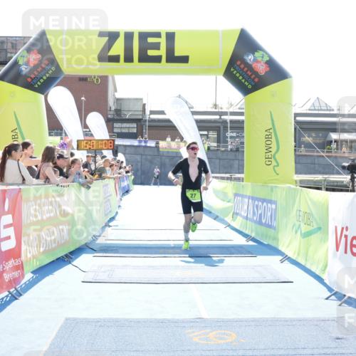 10.08.2025 - GEWOBA Citytriathlon Bremen H.Heesch http://msf.ph/oto/8557373 10.08.2025 15:01:12 Ziel 27 meine-sportfotos.de