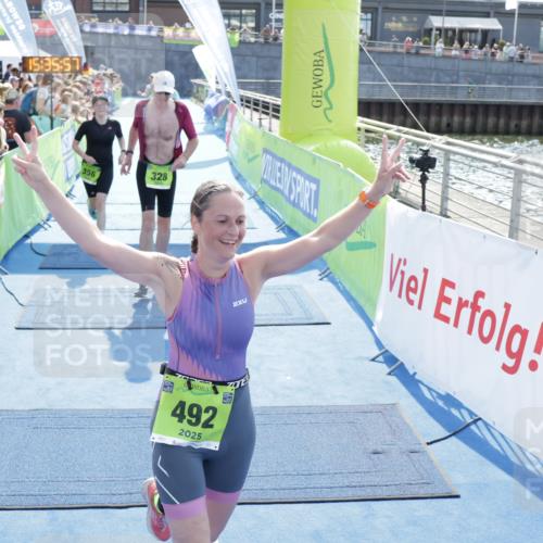10.08.2025 - GEWOBA Citytriathlon Bremen H.Heesch http://msf.ph/oto/8557378 10.08.2025 15:36:01 Ziel 320, 328, 356, 410, 429, 492 meine-sportfotos.de
