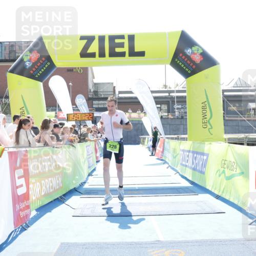 10.08.2025 - GEWOBA Citytriathlon Bremen H.Heesch http://msf.ph/oto/8557391 10.08.2025 15:01:26 Ziel 226 meine-sportfotos.de