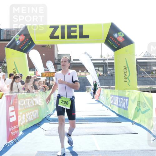 10.08.2025 - GEWOBA Citytriathlon Bremen H.Heesch http://msf.ph/oto/8557399 10.08.2025 15:01:27 Ziel 226 meine-sportfotos.de