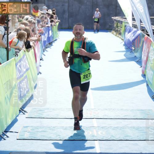 10.08.2025 - GEWOBA Citytriathlon Bremen H.Heesch http://msf.ph/oto/8557402 10.08.2025 15:36:18 Ziel 207 meine-sportfotos.de