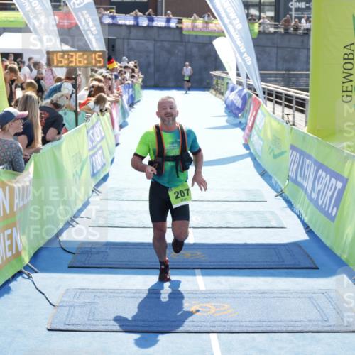 10.08.2025 - GEWOBA Citytriathlon Bremen H.Heesch http://msf.ph/oto/8557408 10.08.2025 15:36:19 Ziel 207 meine-sportfotos.de