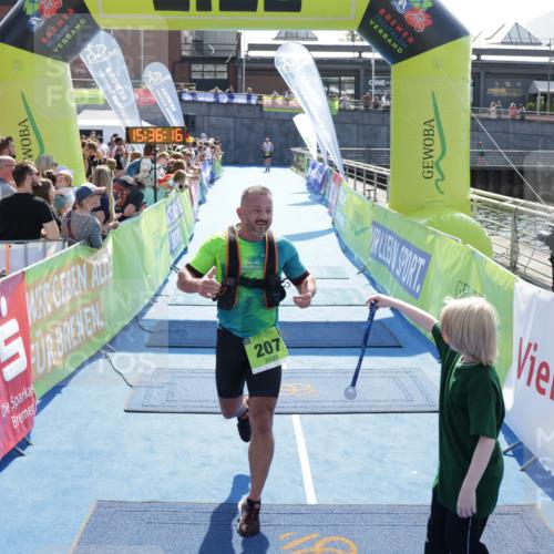 10.08.2025 - GEWOBA Citytriathlon Bremen H.Heesch http://msf.ph/oto/8557414 10.08.2025 15:36:20 Ziel 207 meine-sportfotos.de
