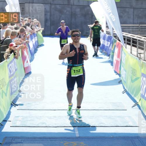 10.08.2025 - GEWOBA Citytriathlon Bremen H.Heesch http://msf.ph/oto/8557419 10.08.2025 15:03:23 Ziel 70, 112 meine-sportfotos.de