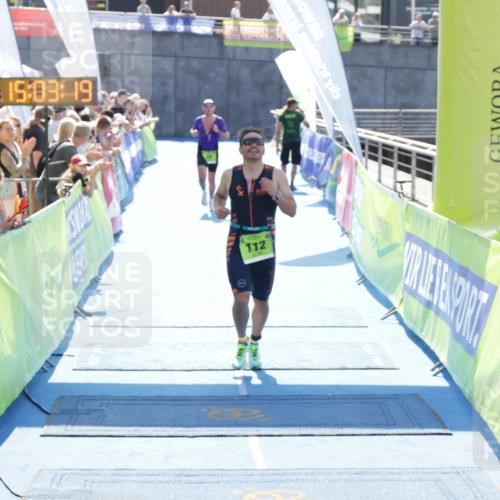 10.08.2025 - GEWOBA Citytriathlon Bremen H.Heesch http://msf.ph/oto/8557421 10.08.2025 15:03:23 Ziel 70, 112 meine-sportfotos.de