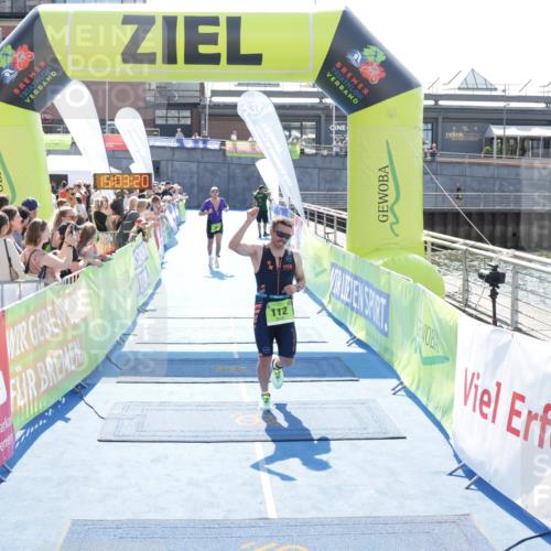 10.08.2025 - GEWOBA Citytriathlon Bremen H.Heesch http://msf.ph/oto/8557427 10.08.2025 15:03:24 Ziel 70, 112 meine-sportfotos.de