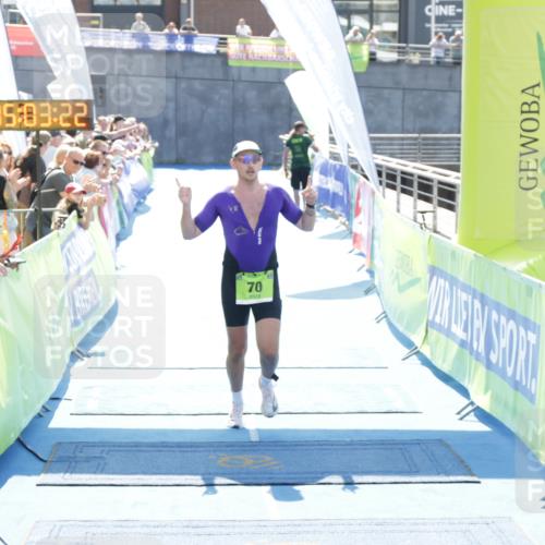 10.08.2025 - GEWOBA Citytriathlon Bremen H.Heesch http://msf.ph/oto/8557436 10.08.2025 15:03:26 Ziel 70, 112 meine-sportfotos.de