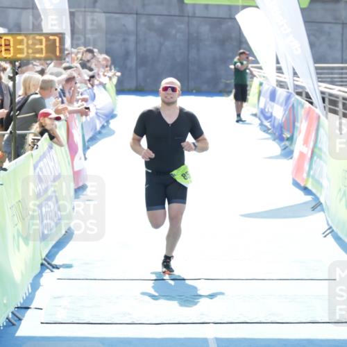 10.08.2025 - GEWOBA Citytriathlon Bremen H.Heesch http://msf.ph/oto/8557449 10.08.2025 15:03:40 Ziel 85 meine-sportfotos.de