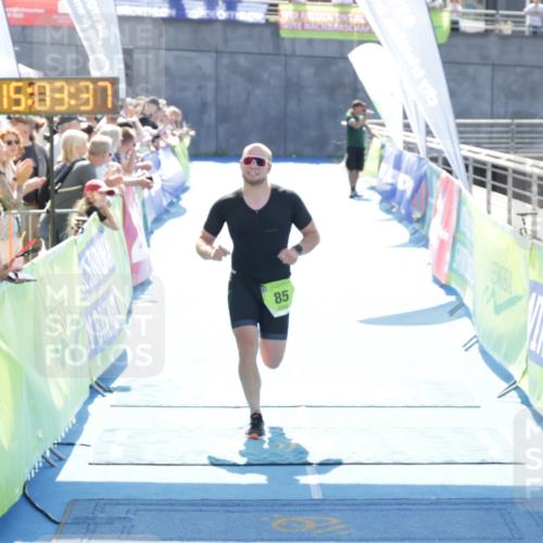 10.08.2025 - GEWOBA Citytriathlon Bremen H.Heesch http://msf.ph/oto/8557451 10.08.2025 15:03:41 Ziel 85 meine-sportfotos.de